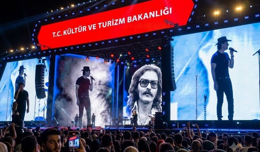 Kıraç, Van Kültür Yolu Festivali’nde sahne aldı
