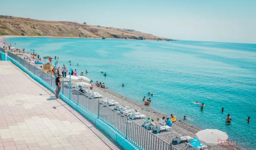Van Gölü, mavi bayraklı plajları ve dalış turizmiyle öne çıkıyor