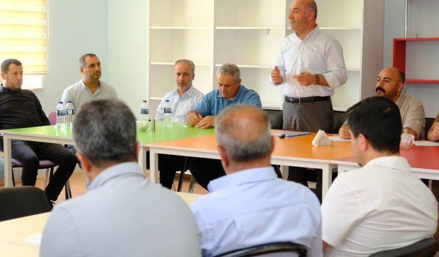 İpekyolu Belediyesi Erçek'te muhtarların taleplerini dinledi
