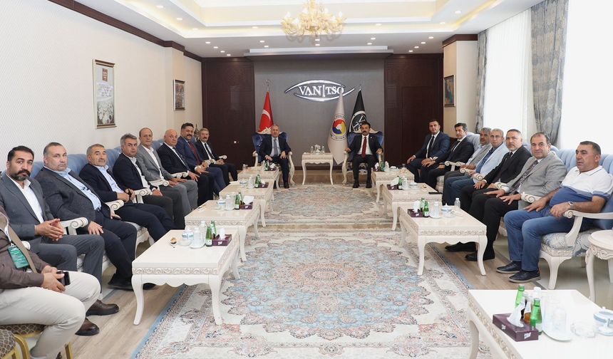 Ticaret Bakan Yardımcısı Mahmut Gürcan Van'da iş dünyasıyla buluştu