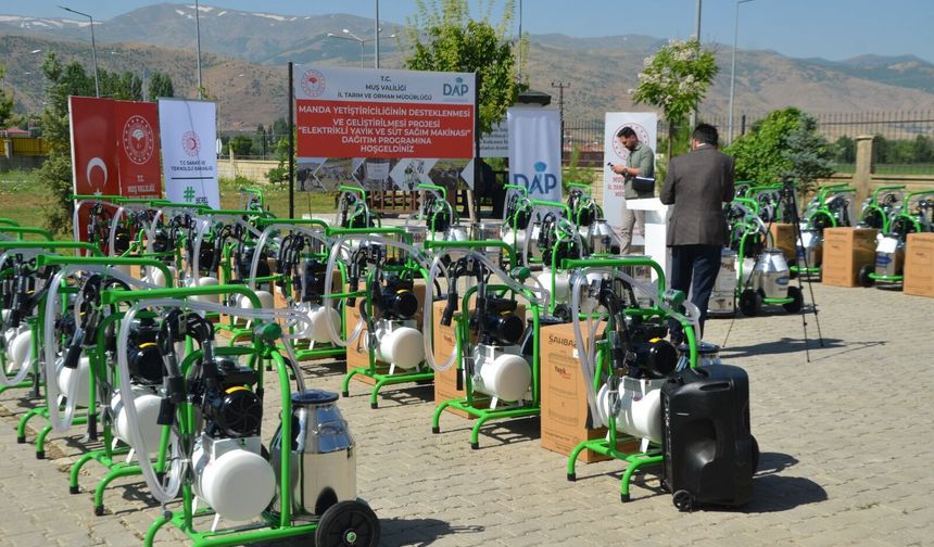 Muş’ta manda yetiştiricilerine 11 milyon TL’lik ekipman desteği