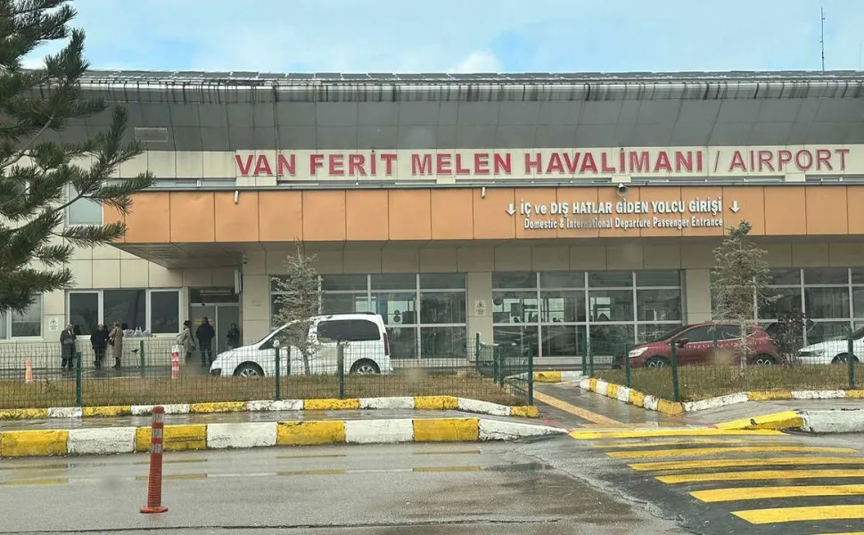 Van uçak biletlerindeki fiyat artışına tepki: "Ulaşım hakkı kısıtlanıyor"
