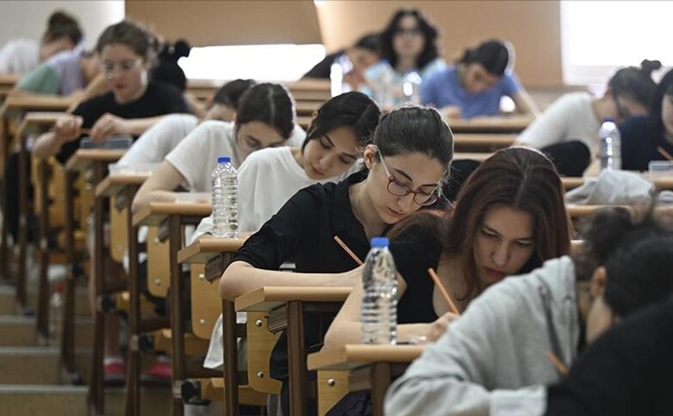 Edremit Belediyesi'nden öğrencilere "sınav kaygısı ve başarı" semineri