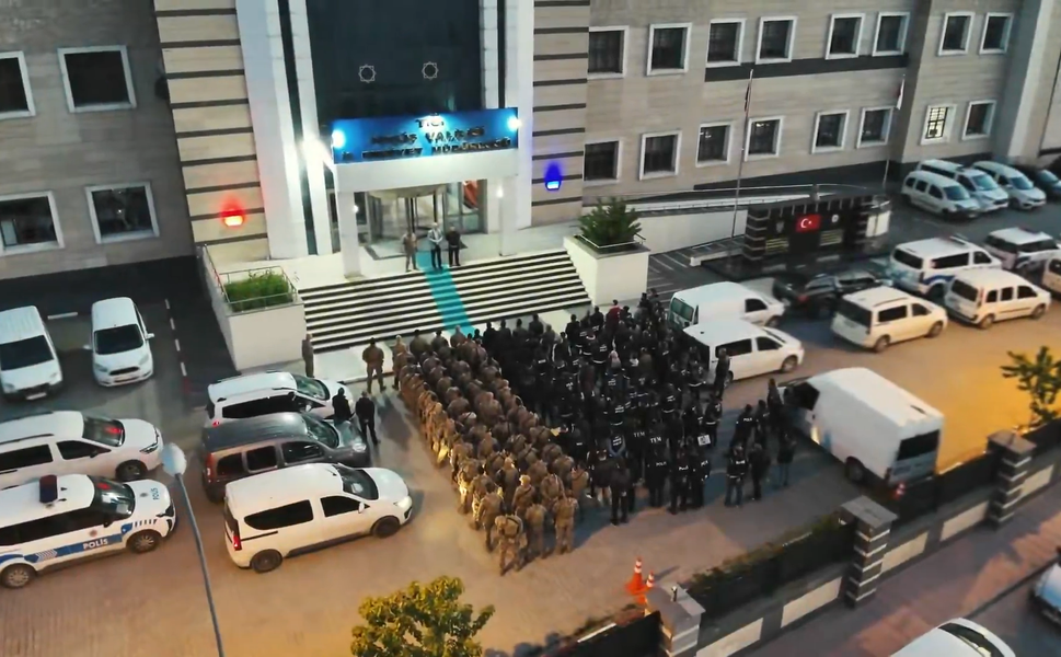 Van, Bitlis ve Tekirdağ'da eş zamanlı operasyon: 13 tutuklama