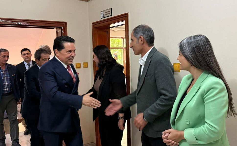 Ahmet Özer'den Van DEM Parti İl Başkanlığına ziyaret