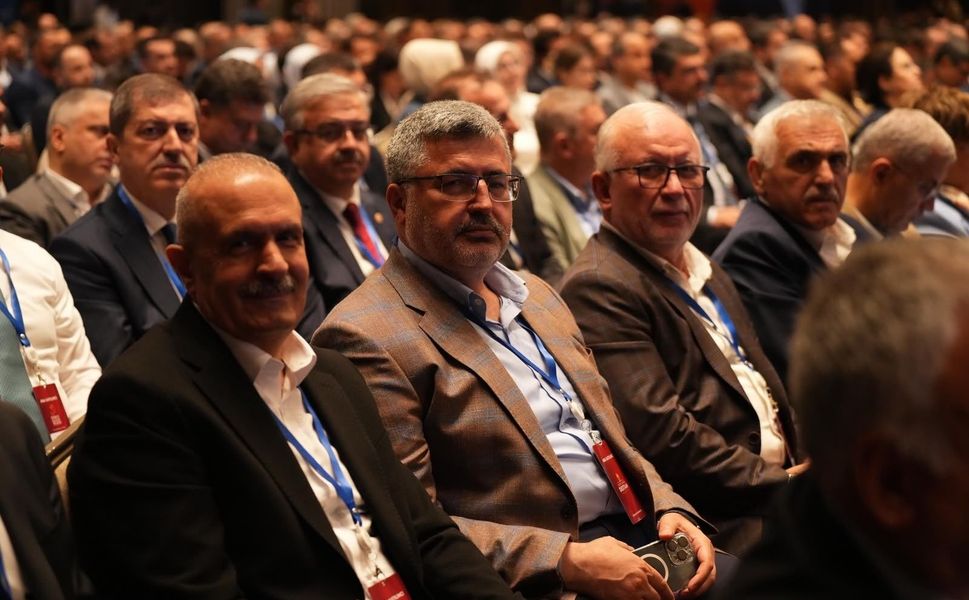 AK Parti Van Milletvekili Burhan Kayatürk, Sapanca'daki istişare kampına katıldı