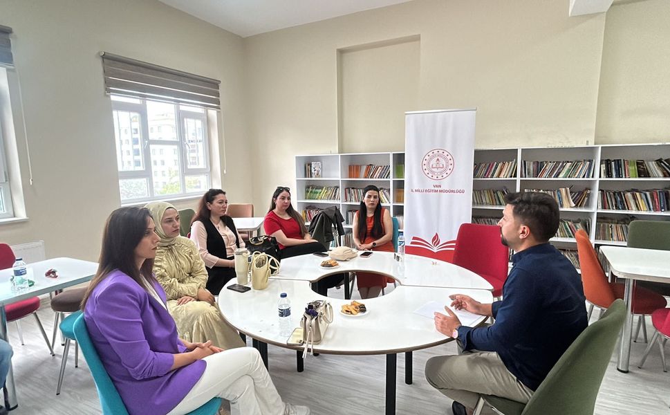 Van'da öğretmenlere "Özel Eğitimde Erken Yönlendirme" Atölyesi