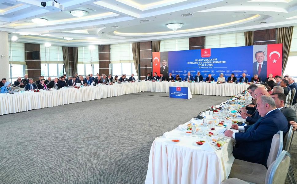 Van Milletvekili Burhan Kayatürk, İçişleri Bakanlığı'nın istişare toplantısına katıldı