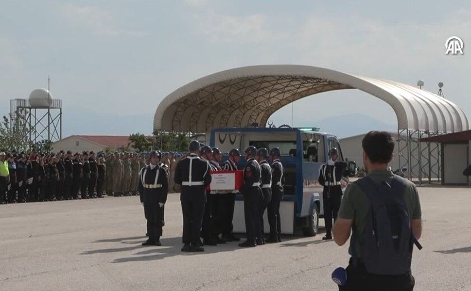 Van'da hayatını kaybeden Uzman Çavuş Samet Karabulut son yolculuğuna uğurlandı