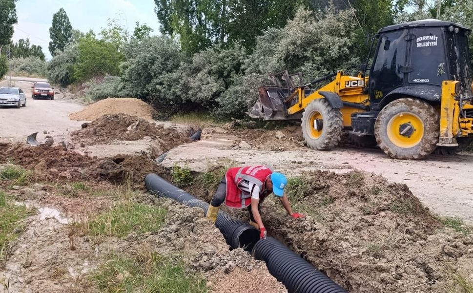 Edremit Belediyesi, Eskicami Mahallesi'nde drenaj çalışmalarını tamamladı