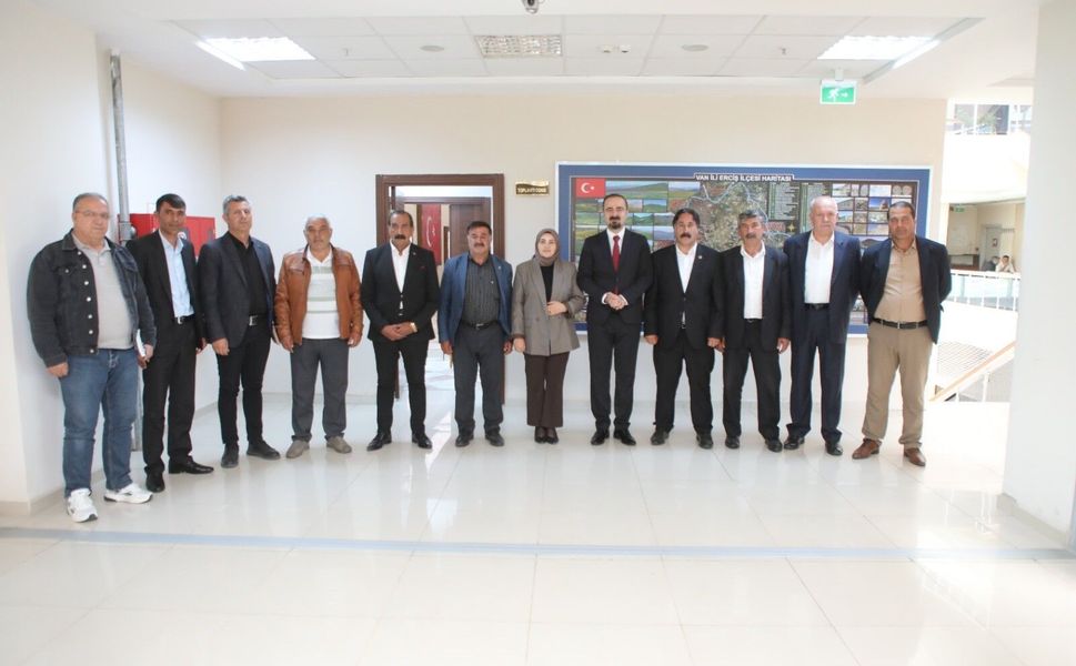 Erciş Belediyesi muhtarlarla mahallelerin sorunlarını masaya yatırdı