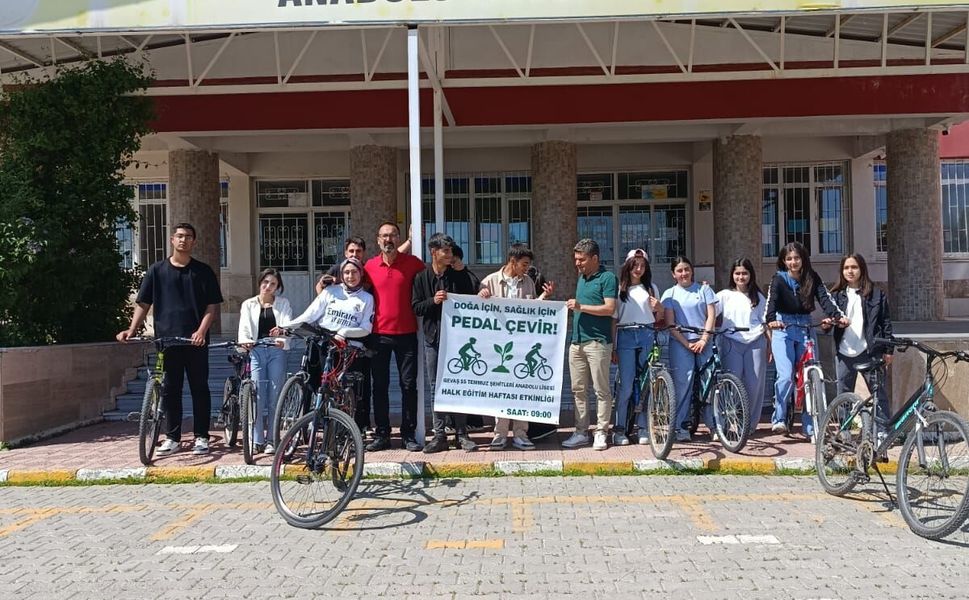 Van'da örnek etkinlik: Tarihi temizlediler, pedal çevirdiler, sanatla buluştilar