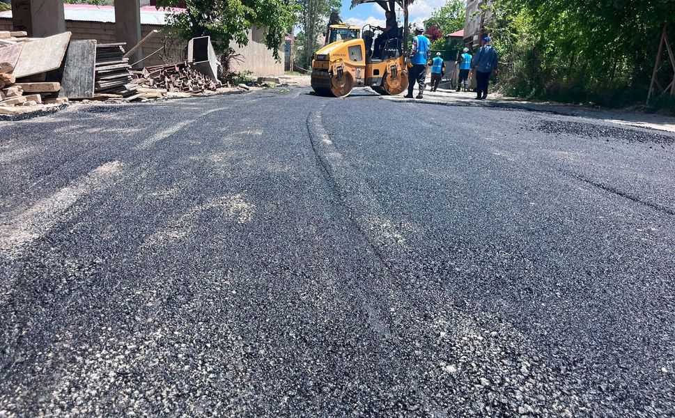 İpekyolu'nda yol bakım ve onarım çalışmaları sürüyor