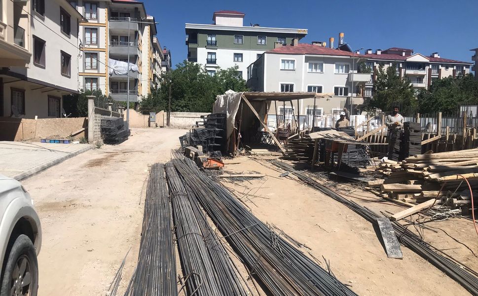 İpekyolu Belediyesi'nden kaldırım ve yol işgallerine sıkı denetim