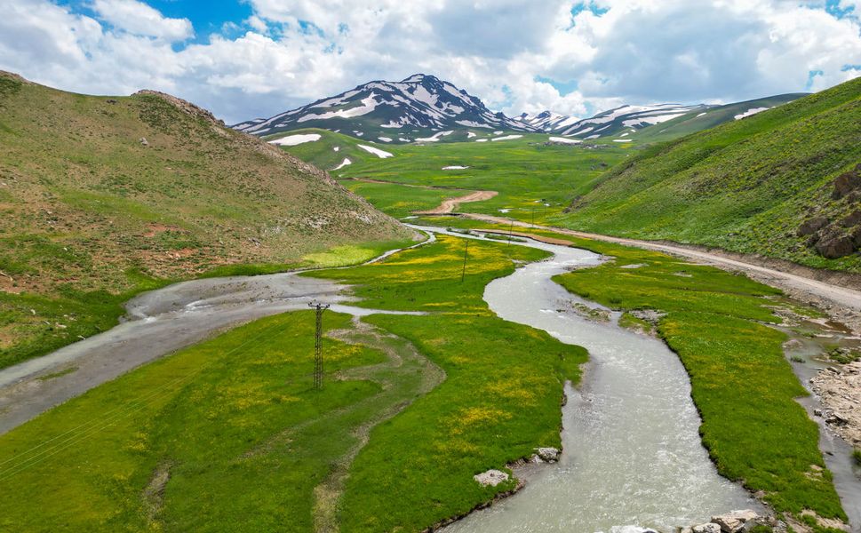 Van'ın Norduz Yaylaları doğaseverleri büyülüyor