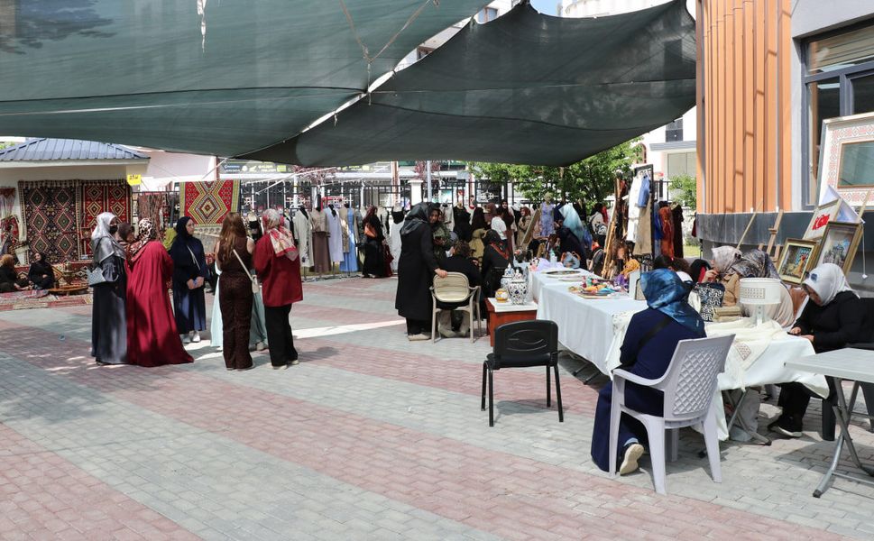 Van'da Hayat Boyu Öğrenme Haftası Sergisi açıldı