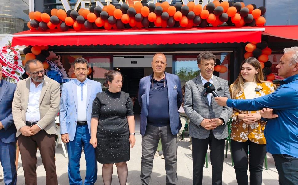 VENA d’ORO Cafe kapılarını açtı | Kayhan Türkmenoğlu: Şehrimize yeni bir değer kattı