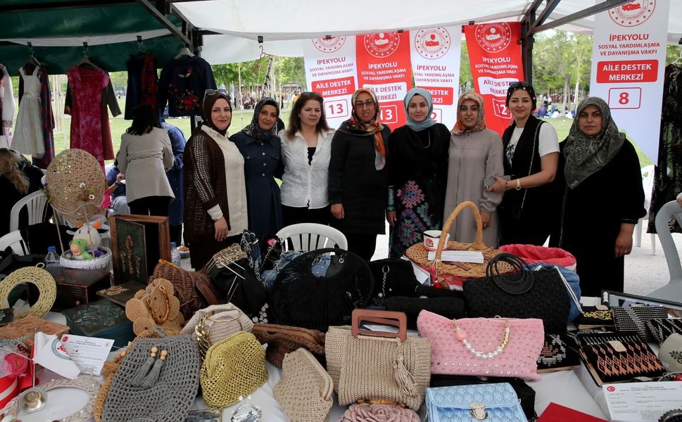 Van’da kadınların hazırladığı el emeği ürünler sergilendi