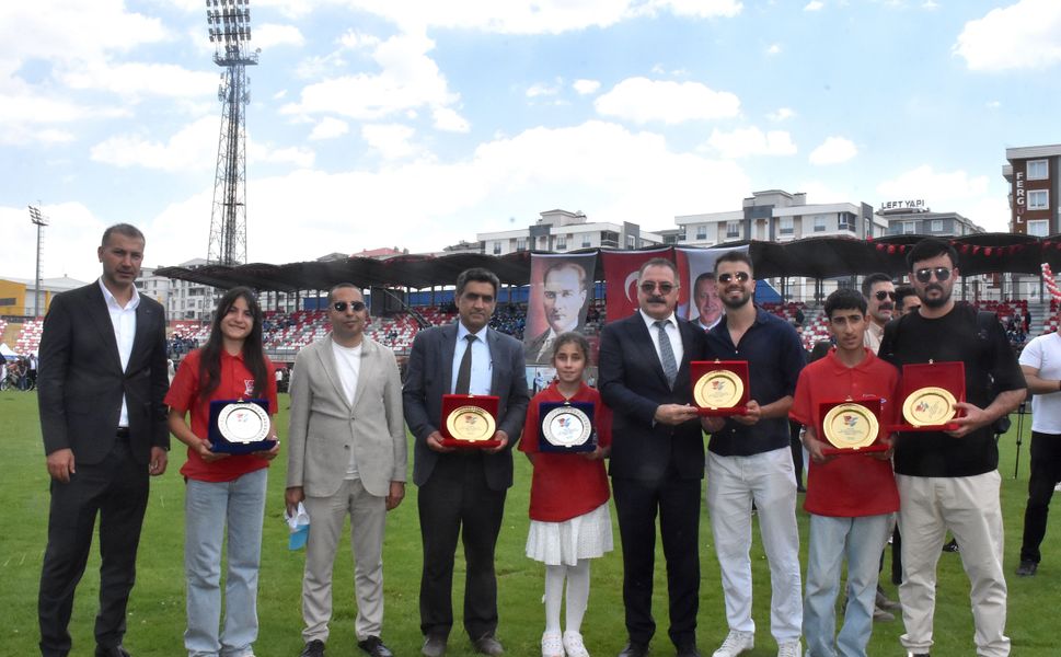 Van'da okullara 4 yılda 150 milyon liralık spor malzemesi desteği