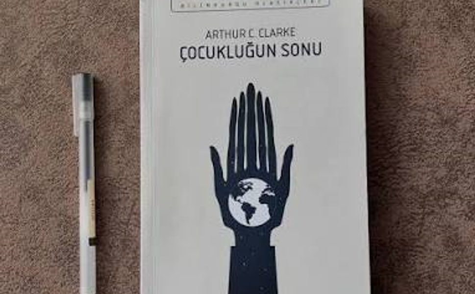 Geceye kitap önerisi: Çocukluğun Sonu