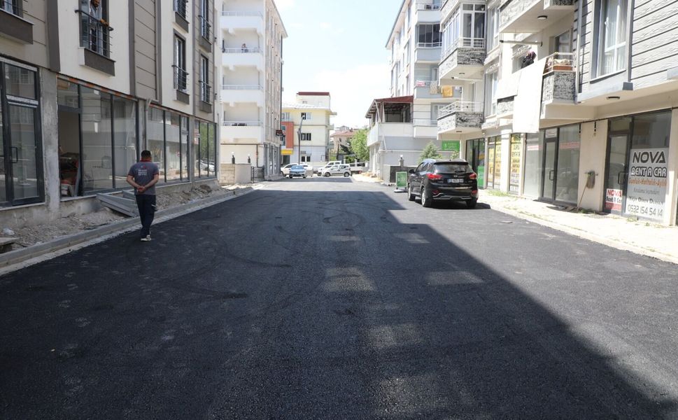 Erciş Dalan Caddesi'nde asfalt çalışması: Ulaşım daha güvenli ve konforlu olacak