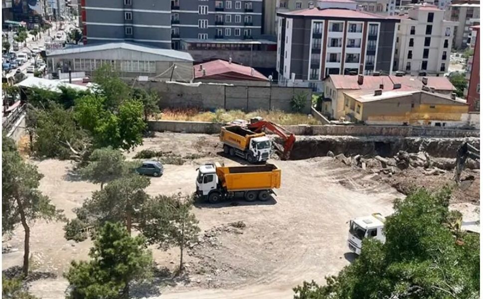 Van’da eski Ordu Evi arazisine lojman yapılmasına tepki