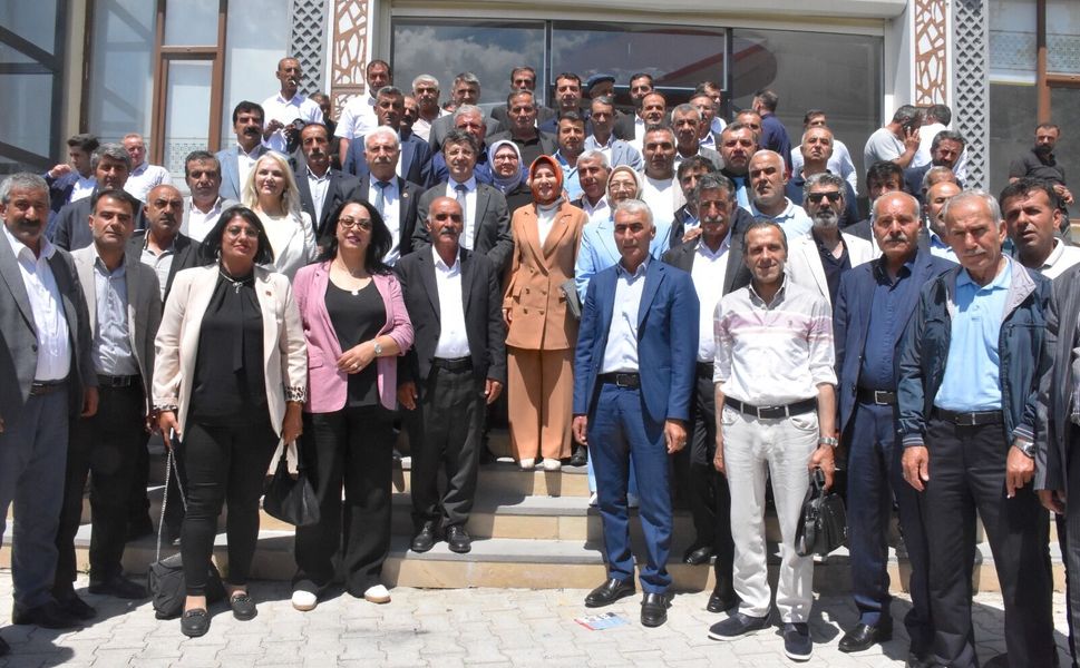 Van'da muhtarlara yönelik eğitim programı başladı