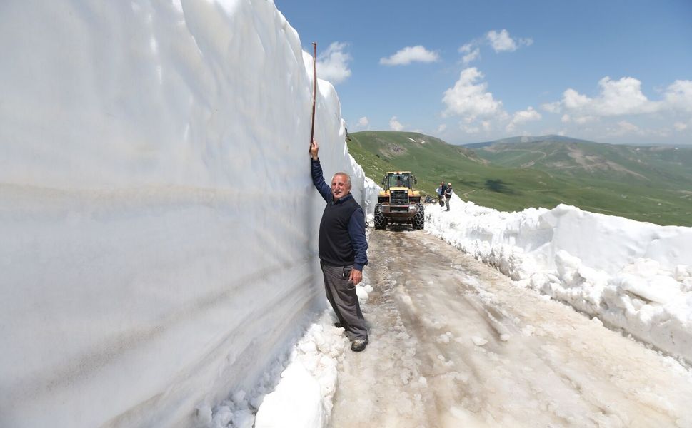Yaz ortasında şaşırtan manzara
