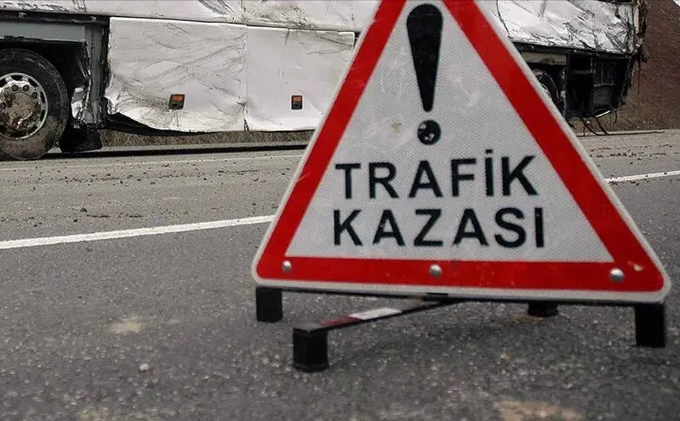 Van kara yolunda zincirleme kaza: 5 yaralı