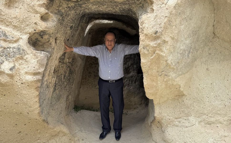 Zahir Kandaşoğlu: Başkale Peri Bacaları dünya turizmine kazandırılmalı