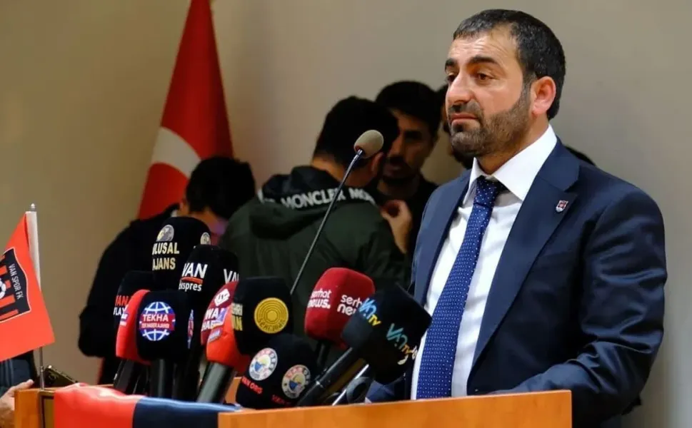 Vanspor Başkanı Şahin Aslan’dan çarpıcı açıklamalar: Borç 350 milyona dayandı, böyle giderse bırakacağız
