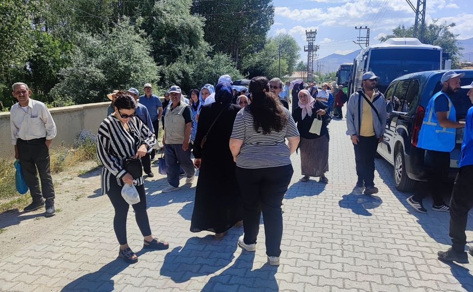 Van Büyükşehir Belediyesi'nin Gezi Programında Kırk Değirmenler tanıtıldı