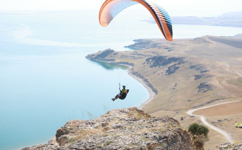 Yamaç paraşütü pilotlarının yeni rotası: Erciş