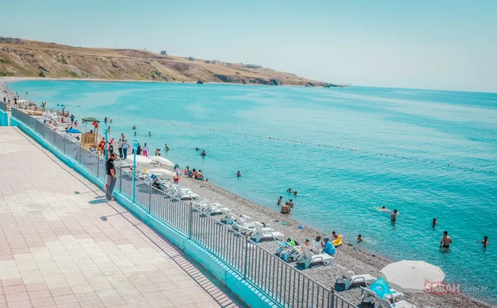 Van Gölü, mavi bayraklı plajları ve dalış turizmiyle öne çıkıyor