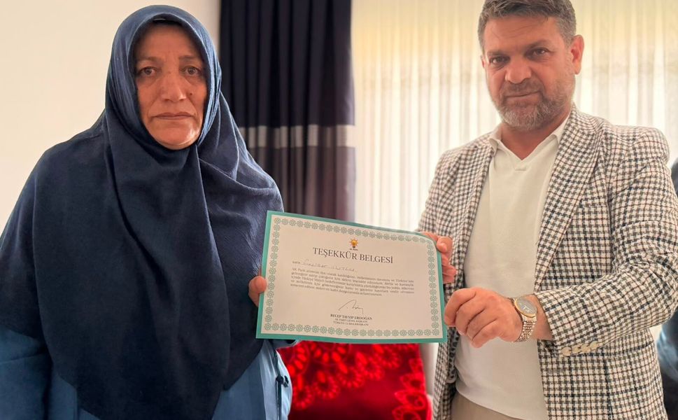 AK Parti İpekyolu Teşkilatı Kevenli Mahallesi'nde hane ve esnaf ziyaretleri gerçekleştirdi