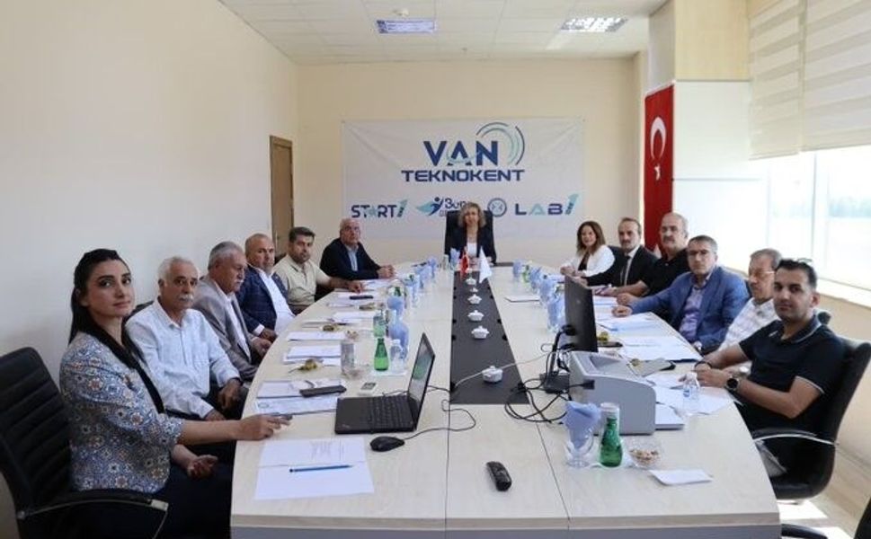 Van Teknokent'te güven tazelendi: Dr. Yasemin Yetkin yeniden genel müdür oldu