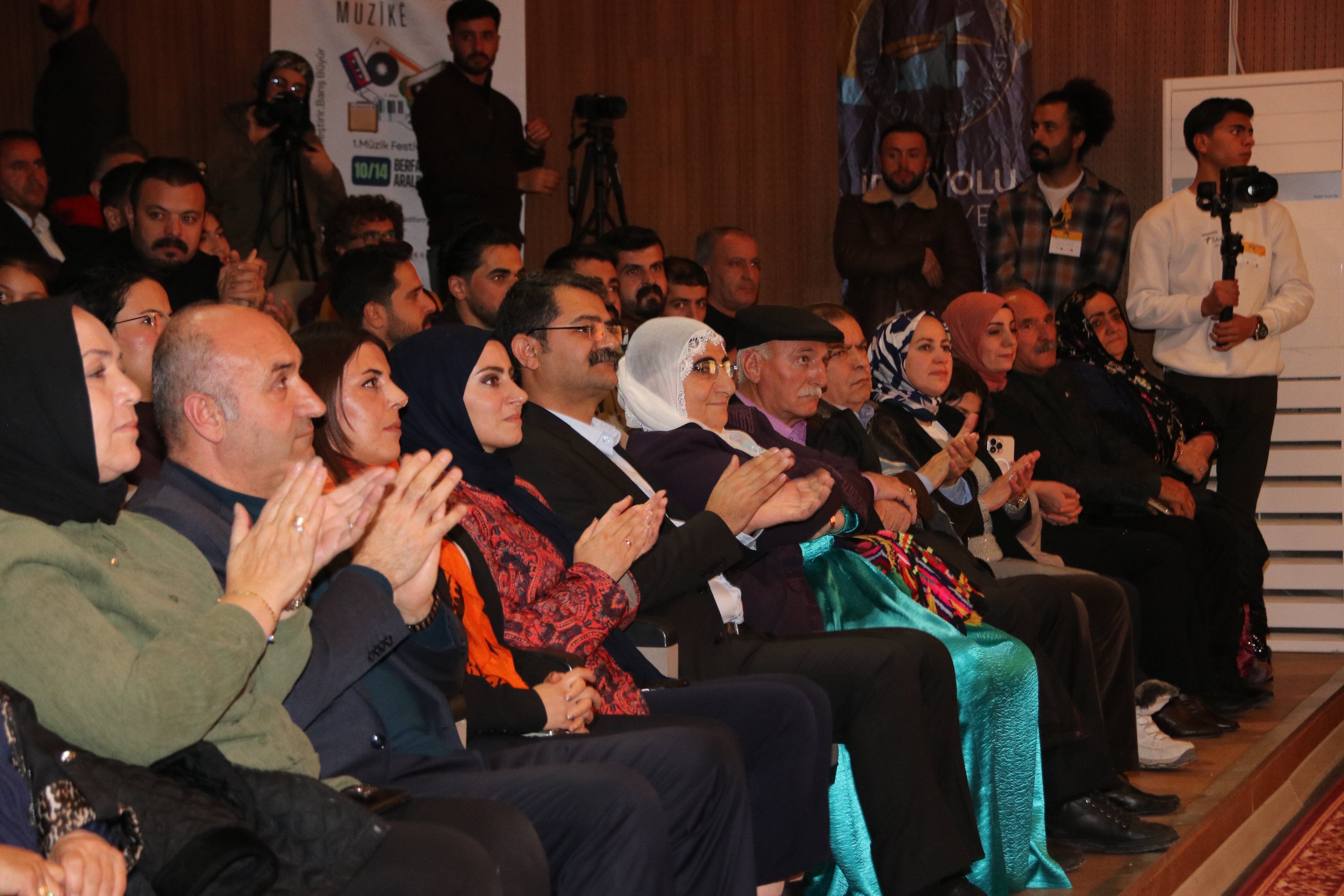 Festıval (4)
