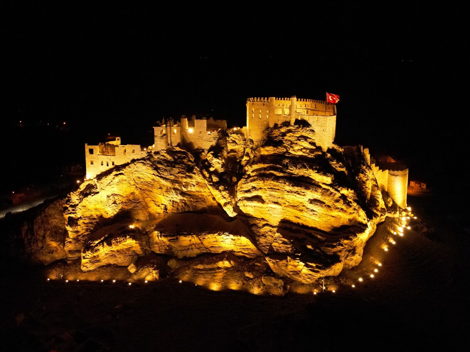 Hoşap Kalesi-1
