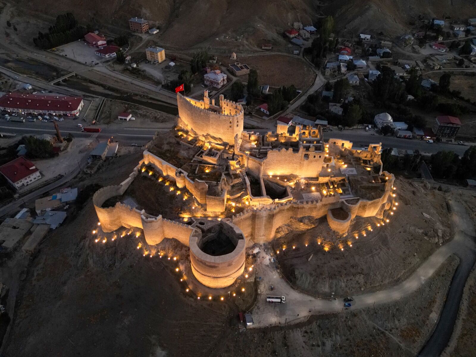 Hoşap Kalesi Üst