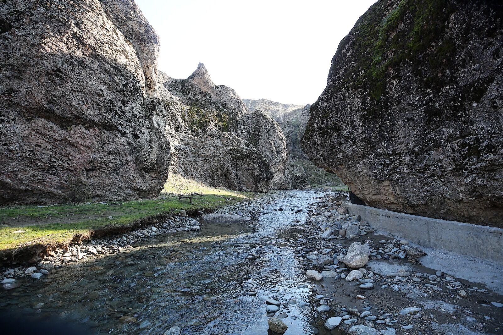 Van Akarsu