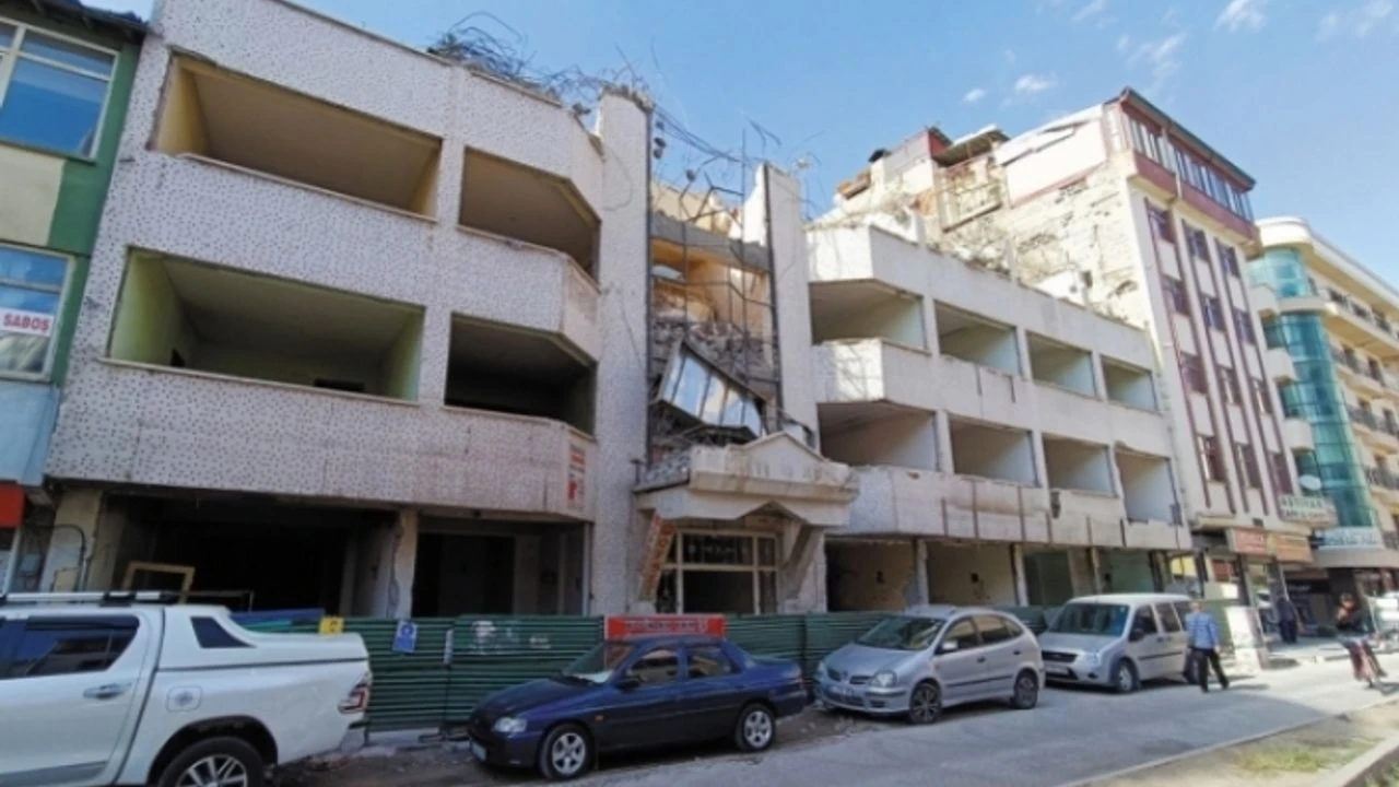 Van Çarpık Kentleşme Bina Yıkılması