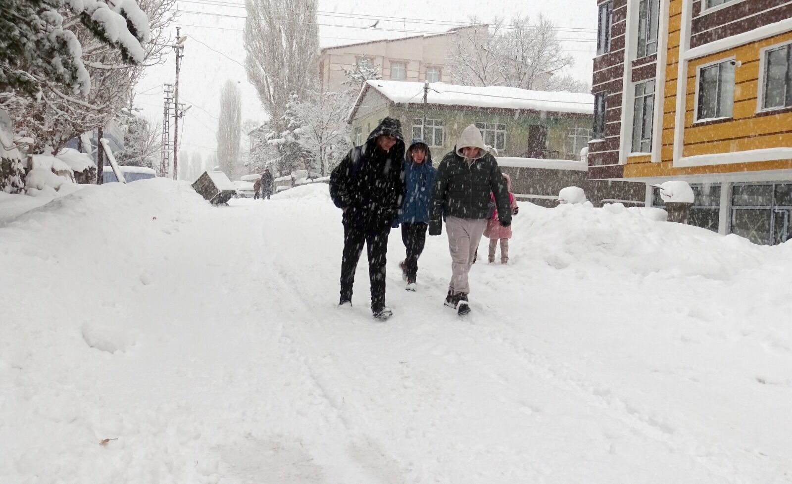 18 Ocak Bölgede Kar Yağişi2