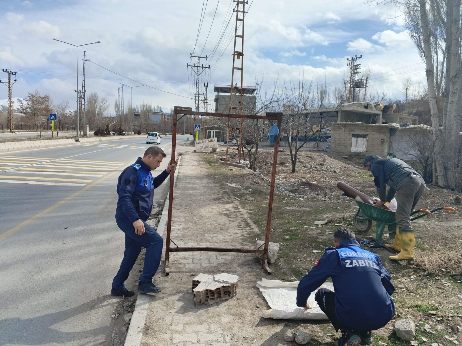 Van Edremit’te Kaçak Et Kesimine Sıkı Denetim (4)