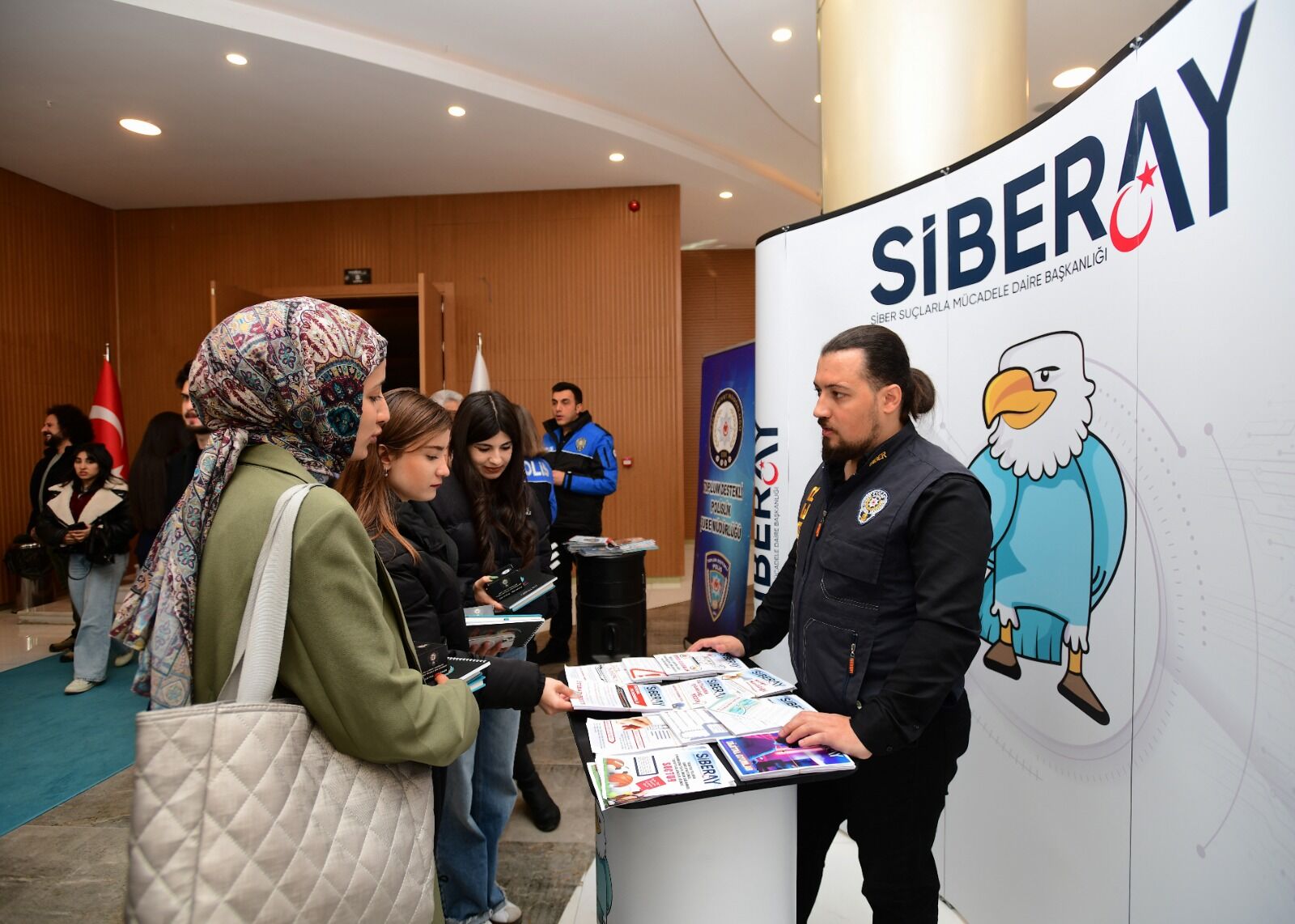 Van’da Üniversite Öğrencilerine “Iban Kiralama” Ve Siber Dolandırıcılık Eğitimi (6)