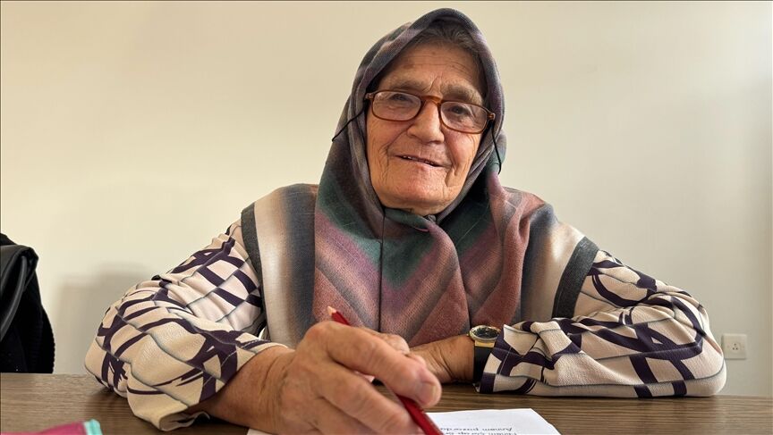 Yarım Kalan Okul Hayalini 80 Yaşında Gerçekleştirdi (1)