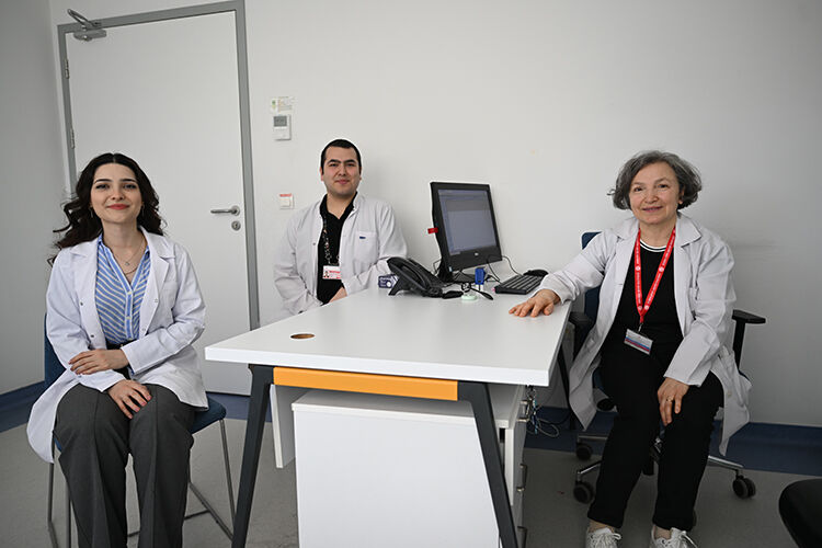 Aile Boyu Hekimlik Anne Ve Çocukları Aynı Çatı Altında Görev Yapıyor (2)