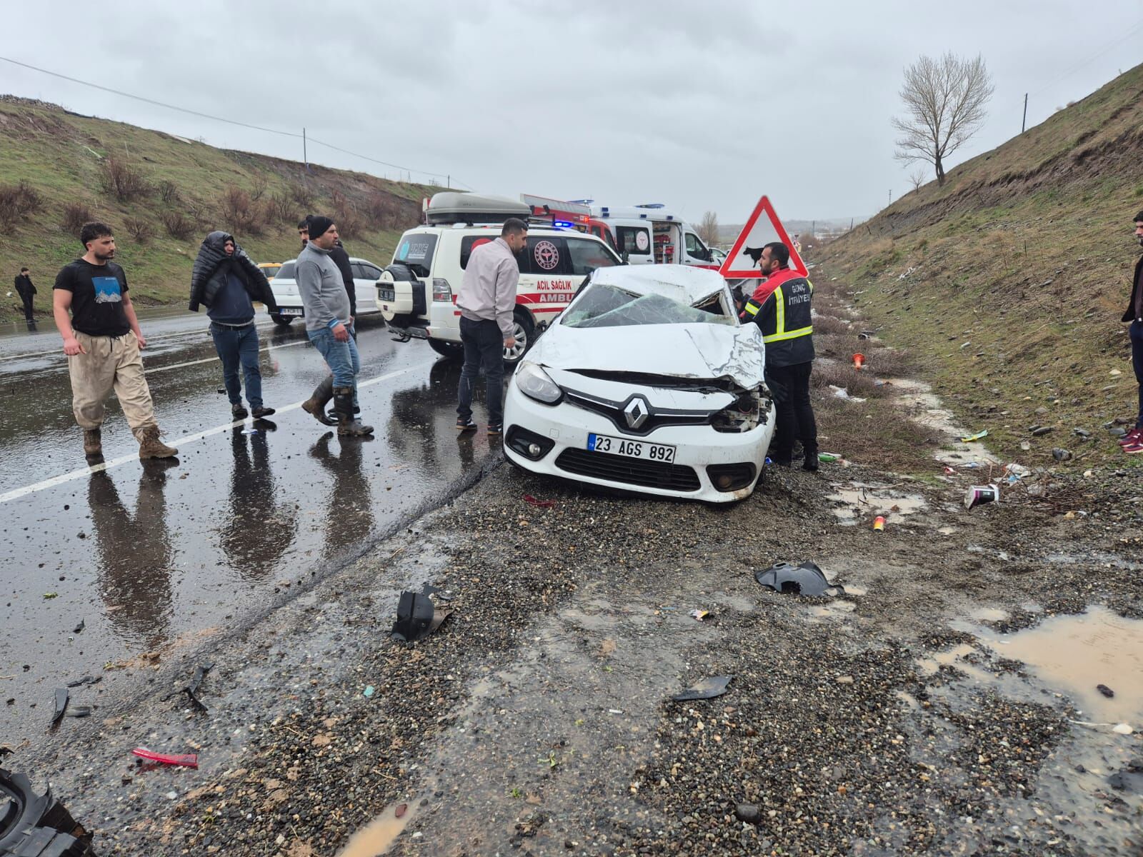 Bingöl’de Otomobil Devrildi 1 Ölü, 2 Yaralı (2)
