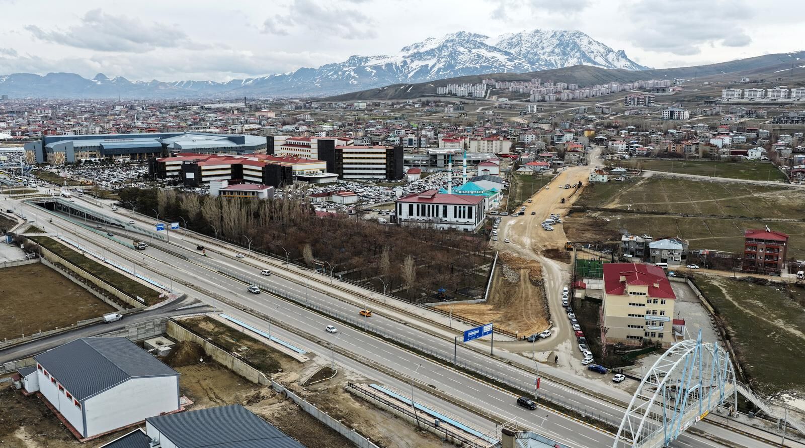 Bölge Hastanesine Yeni Yol1