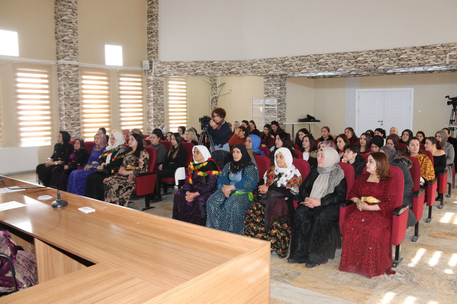 Edremi̇t Beeledi̇yesi̇ 8 Mart Mecli̇si̇2