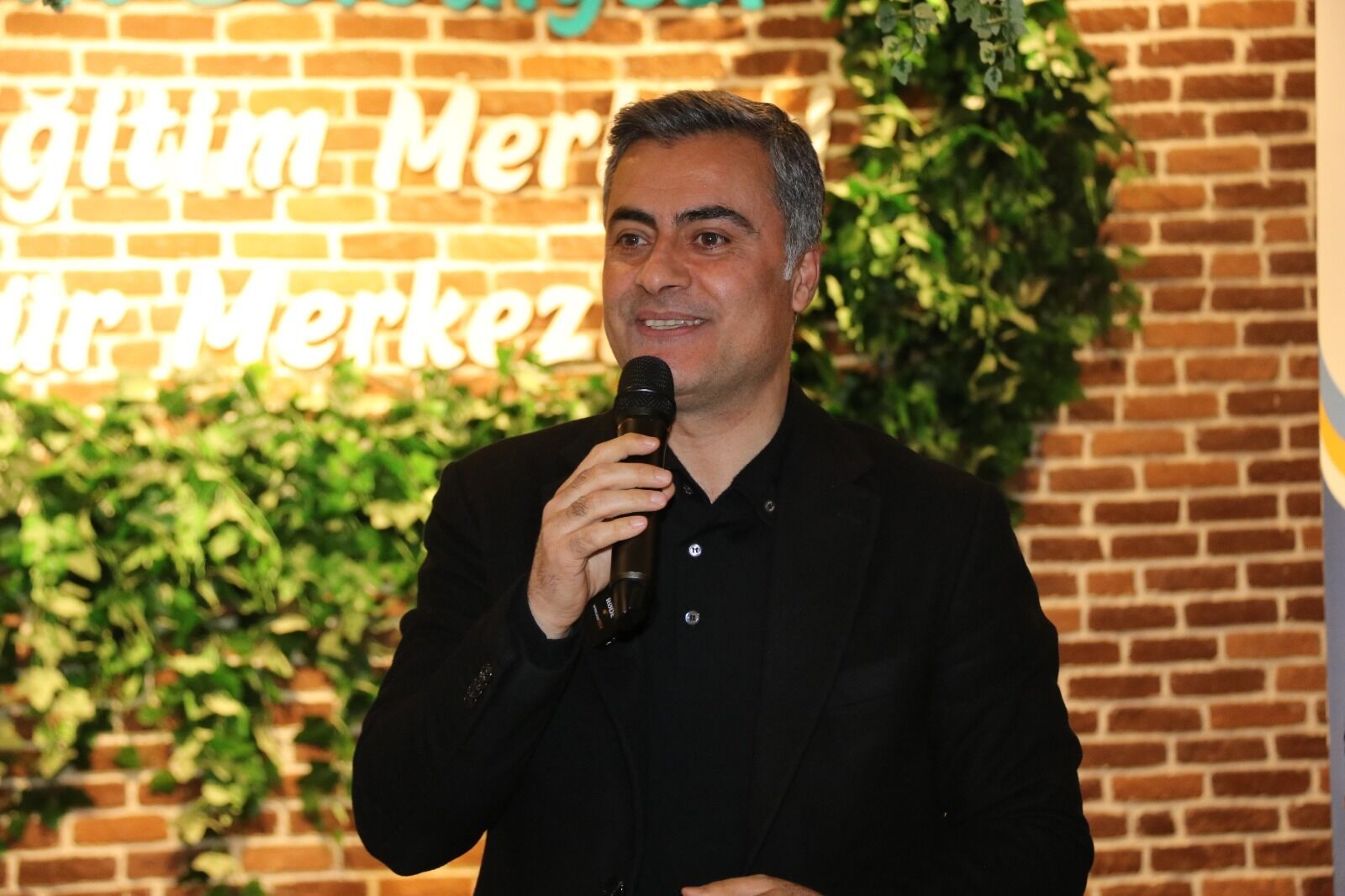 Edremitli Öğrenciler Iftar Sofrasında Buluştu (1)